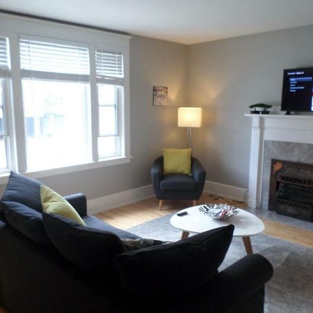 Beautiful, Clean, Quiet 2 Br-In Downtown Ottawa. Parking, Wifi And Netflix Included Appartement Buitenkant foto