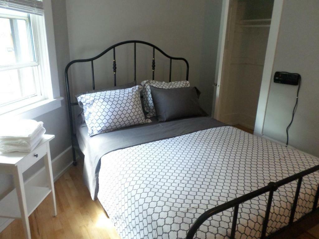 Beautiful, Clean, Quiet 2 Br-In Downtown Ottawa. Parking, Wifi And Netflix Included Appartement Buitenkant foto